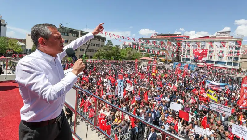 Özgür Özel'den Çarpıcı Açıklama: Örgütün Silah Bırakma Sürecine Destek Verecek!