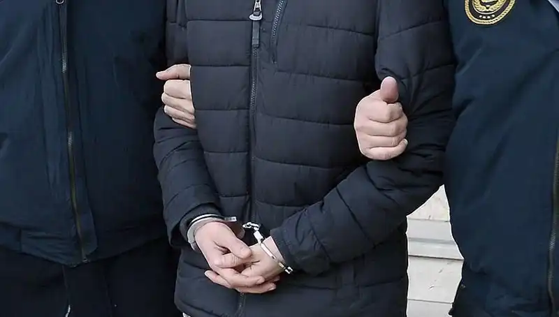 Samsun’da Aranan Firari Hükümlü, Hırsızlık ve Silahlı Tehdit Suçlarından Yakalandı