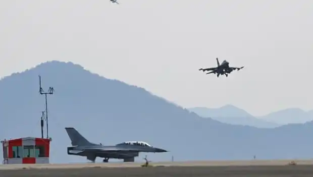 Güney Kore'de Şok: Askeri Tatbikat Sırasında Savaş Uçağı Köyü Bombaladı!